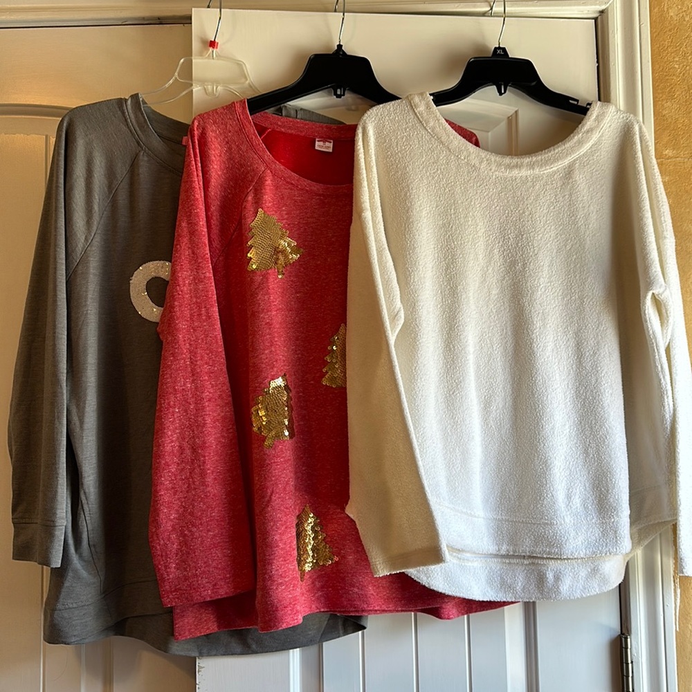 3/$15 Longsleeve sweater bundle- PRICE FIRM